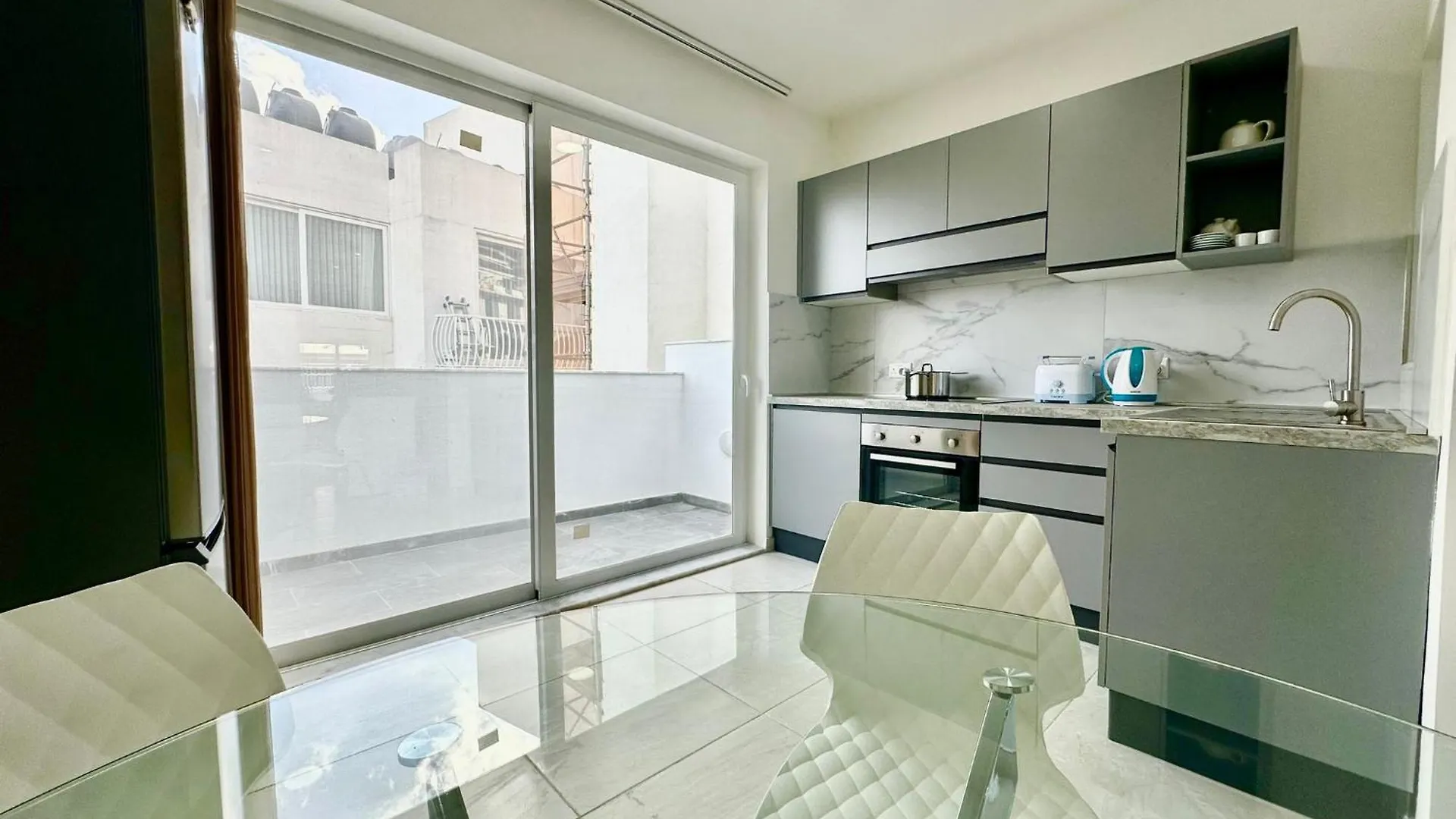 Modern Retreat In The Heart Of St Julians Lejlighed Saint Julian's 0*,